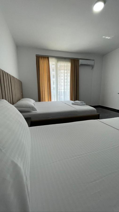 Leodori 3 Suites Shëngjin Buitenkant foto