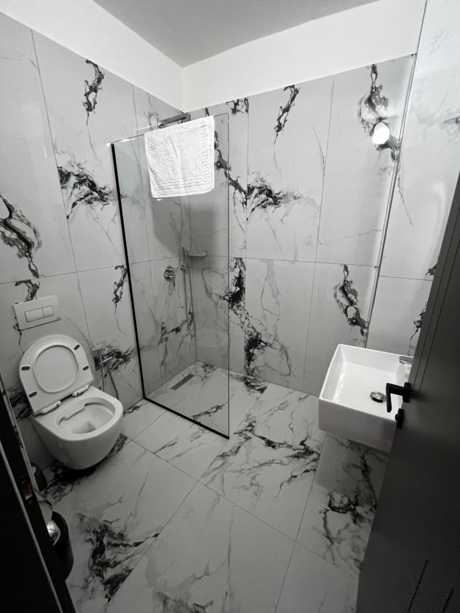 Leodori 3 Suites Shëngjin Buitenkant foto